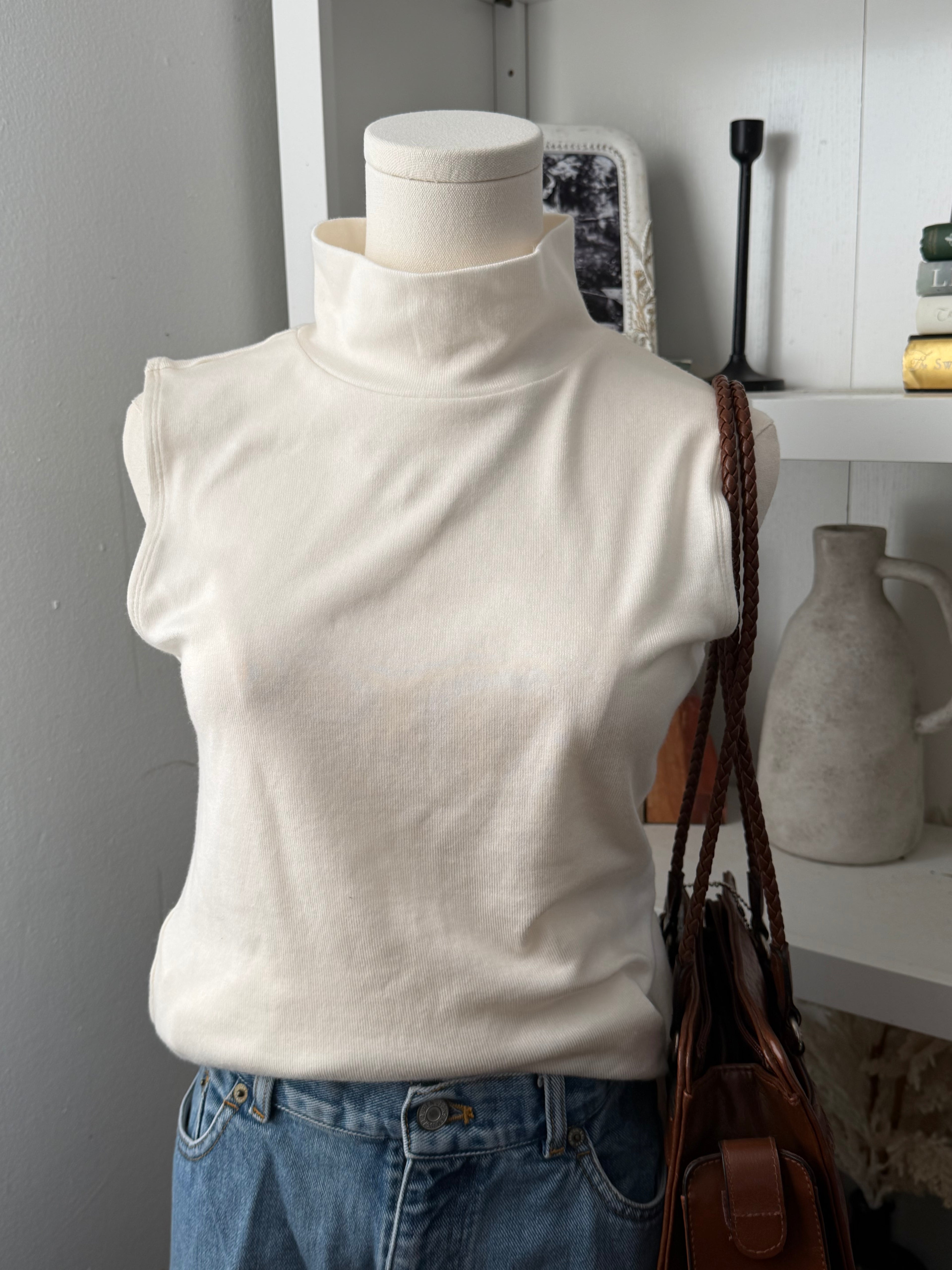 Craft & Barrow mock neck sleeveless top size small