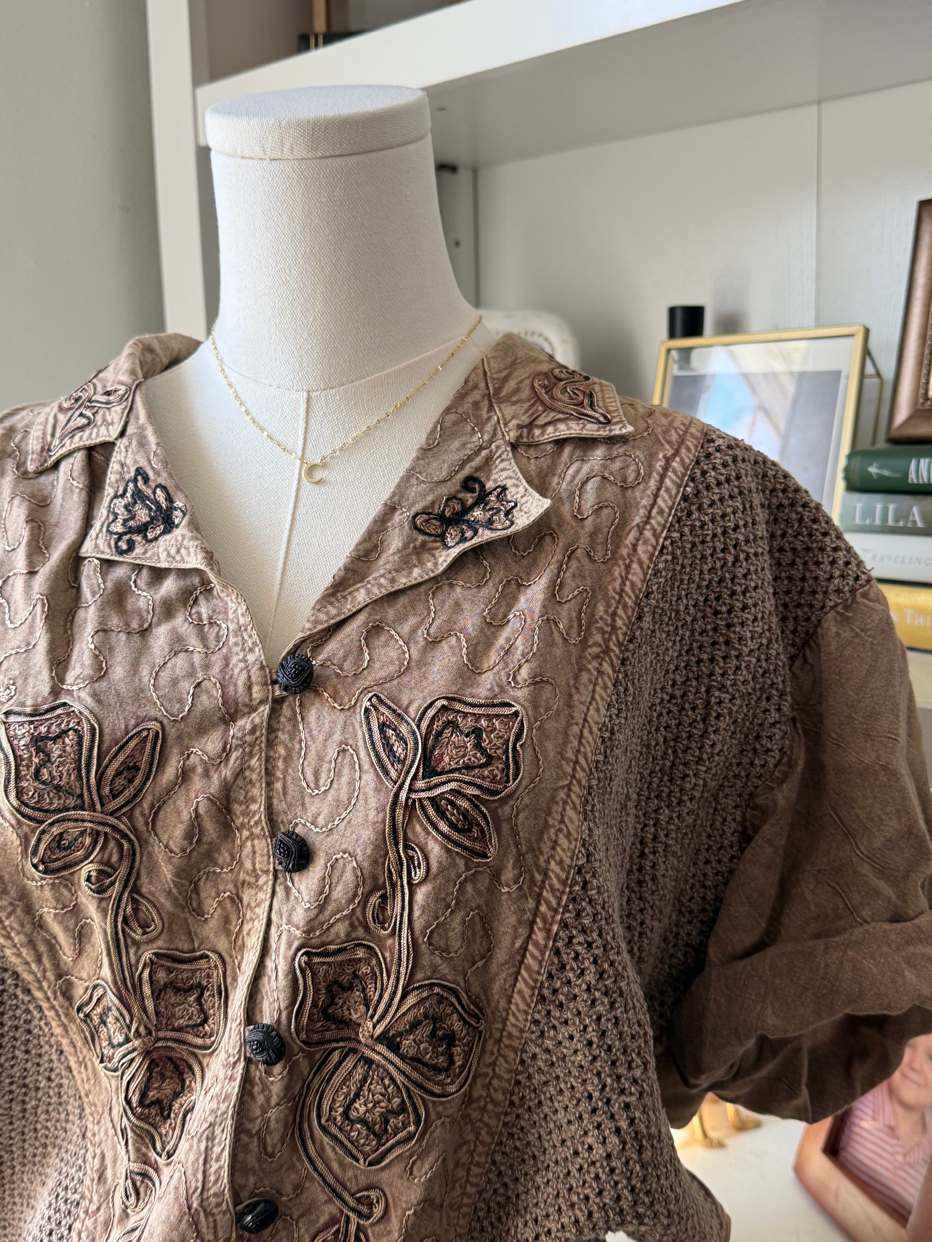 Vintage Embroidered Short Sleeve Button Up Shirt Size XL