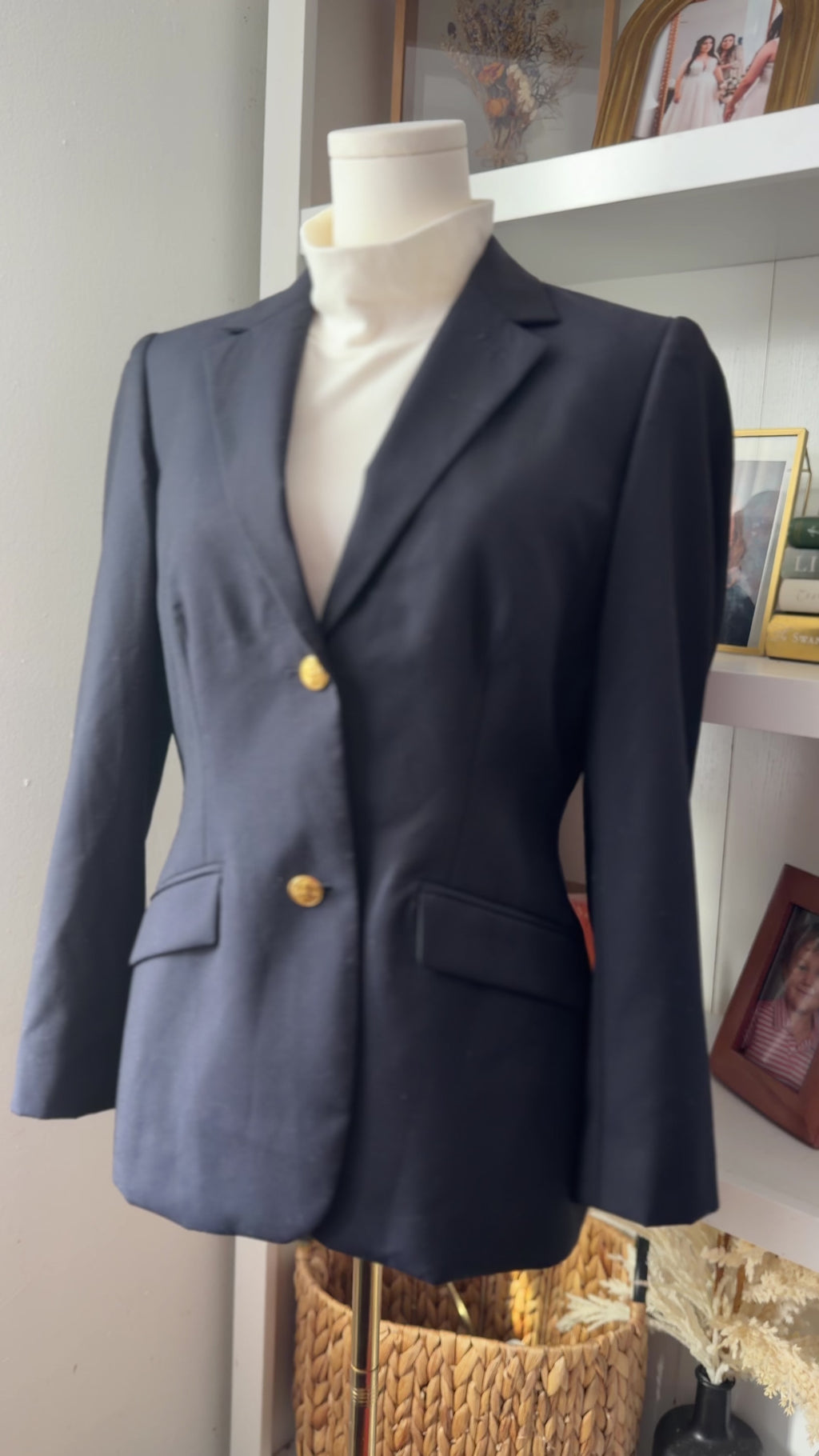 Brooks Brothers Women's Blazer size 10P RETAILS $598